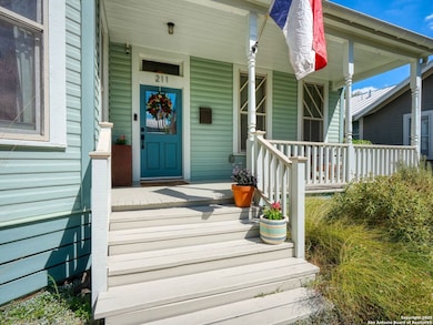211 St Devine, San Antonio, TX 78210 - photo 4