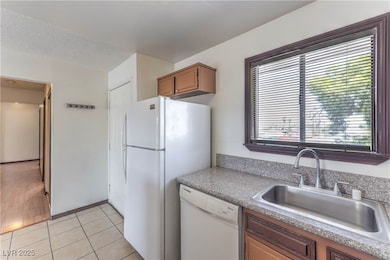 5404 Swenson St unit 34, Las Vegas, NV 89119 - photo 6