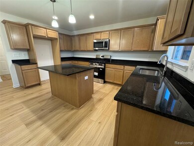 5389 Swan Dr, Burton, MI 48509 - photo 5