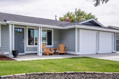 201 S 68th Ave-24