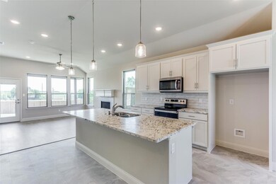 628 Vaquero St, White Settlement, TX 76108 - photo 3