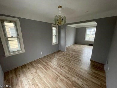 21105 Hansen Rd, Maple Heights, OH 44137 - photo 2