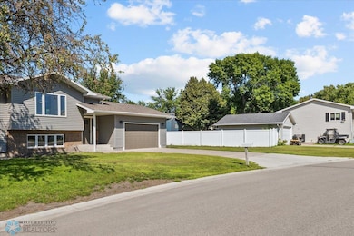 1403 12th St N, Wahpeton, ND 58075 - photo 4