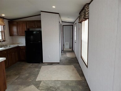 75 S Policy St unit 5, Salem, NH 03079 - photo 4