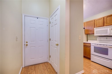 6625 Hedington Square, Dayton, OH 45459 - photo 4