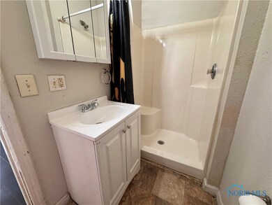 Main floor bath