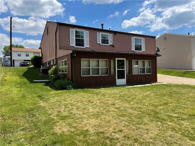 Nice size yard - can easily be fenced.
