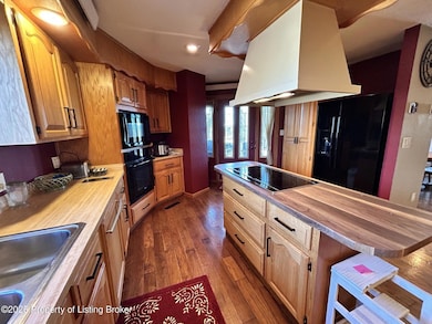 10261 69th St SW, Regent, ND 58650 - photo 4