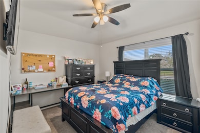 634 W Fairway Lake Dr, Alvin, TX 77511 - photo 2