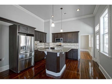 Kitchen. 616 Unit