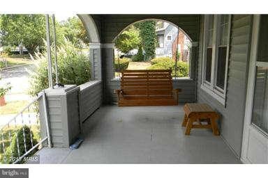 227 Mallow Hill Rd, Baltimore, MD 21229 - photo 2