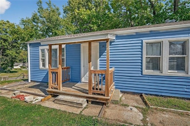 1003 W College St, Independence, MO 64050 - photo 4