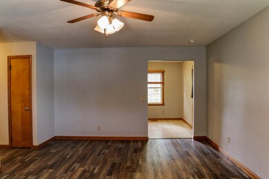 819 Timmons Dr, Tuscola, IL 61953 - photo 6