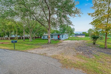 3903 Ann Ln, Pearland, TX 77584 - photo 2