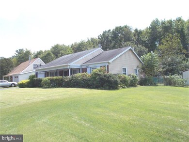 11 Evergreen Dr, Willingboro, NJ 08046 - photo 2