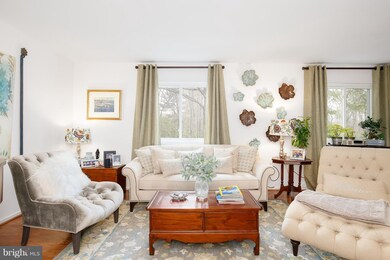 11110 Forest Edge Dr, Reston, VA 20190 - photo 4