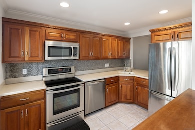 19 Woodway Rd unit 14, Stamford, CT 06907 - photo 3