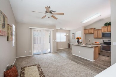 004_Family Room to Kitchen