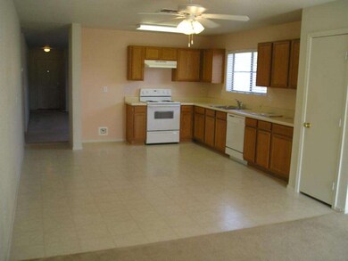 Large Eat-In Kitchen