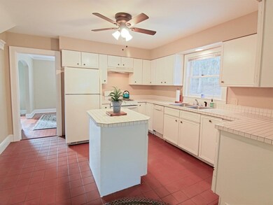 11 Bilodeau Pkwy, Burlington, VT 05401 - photo 3