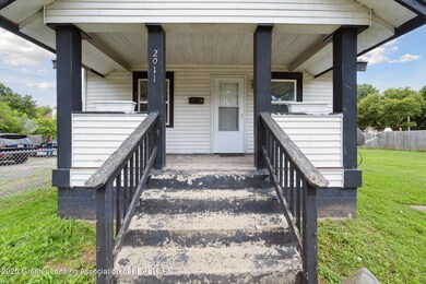2011 S Martin Luther King jr Blvd, Lansing, MI 48910 - photo 4