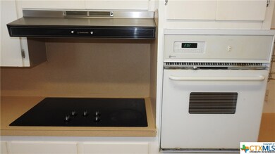 907 E Main St, Troy, TX 76579 - photo 5