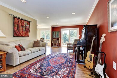 626 Falmouth Ct, Sykesville, MD 21784 - photo 6