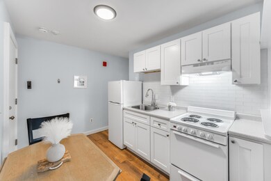 616 Commercial St unit 5, Provincetown, MA 02657 - photo 6