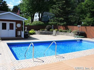 211 W Genesee St, Chittenango, NY 13037 - photo 2