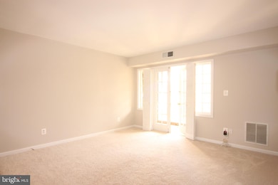 5913H Prince James Dr unit H, West Springfield, VA 22152 - photo 4