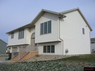 301 Maverick Dr, Mankato, MN 56001 - photo 2