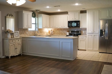 17610 Westbury Rd, Beaumont, TX 77713 - photo 3