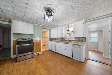 6 Granite St, Allenstown, NH 03275 - photo 2