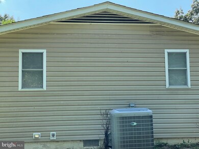 12426 Channelview Dr, Newburg, MD 20664 - photo 5