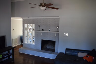 811 Littlejohn Ave, Jacksonville, NC 28546 - photo 2