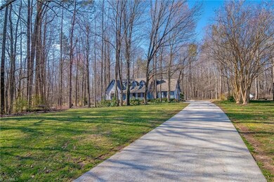 306 Holyoke Rd, Greensboro, NC 27406 - photo 3