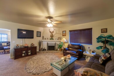 102 Sunflower Dr, Lake Havasu City, AZ 86403 - photo 4