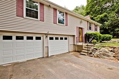 8 Red Coat Ln, Sanford, ME 04073 - photo 2