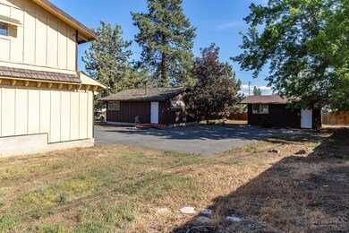 61137 Hamilton Ln, Bend, OR 97702 - photo 3