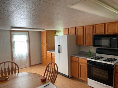 429 N Pearl St, Thorntown, IN 46071 - photo 4