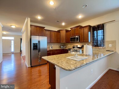 11090 Commanders Ln, White Plains, MD 20695 - photo 4