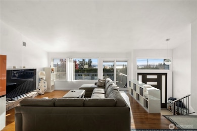 304 S 213th St, Des Moines, WA 98198 - photo 5