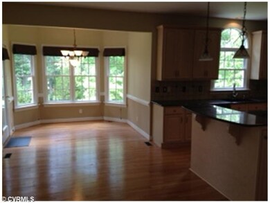Kitchen - kitchen with nook
