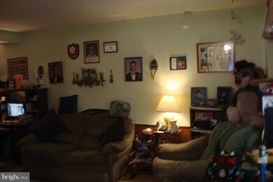 9704 Hagel Cir unit C, Lorton, VA 22079 - photo 2