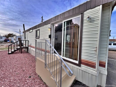 15680 E Colfax Ave unit F, Aurora, CO 80011 - photo 4