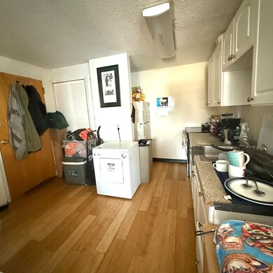 46 Amesbury St unit 4D, Lawrence, MA 01840 - photo 5