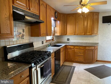 63 Miller Ln, Honey Brook, PA 19344 - photo 4