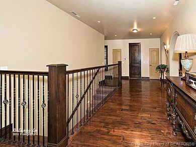 Entry/Foyer.