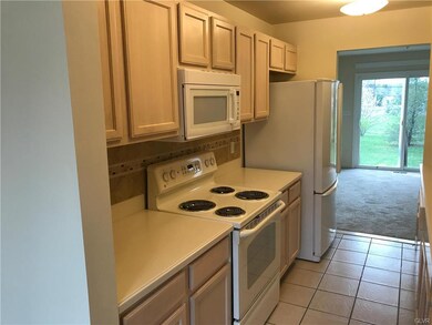 5499 Stonecroft Ln, Allentown, PA 18106 - photo 4