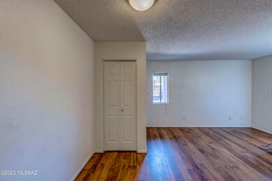 1745 E Glenn St #130__030